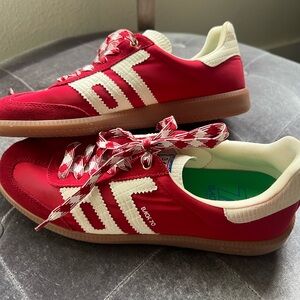 Back 70 woman’s shoes